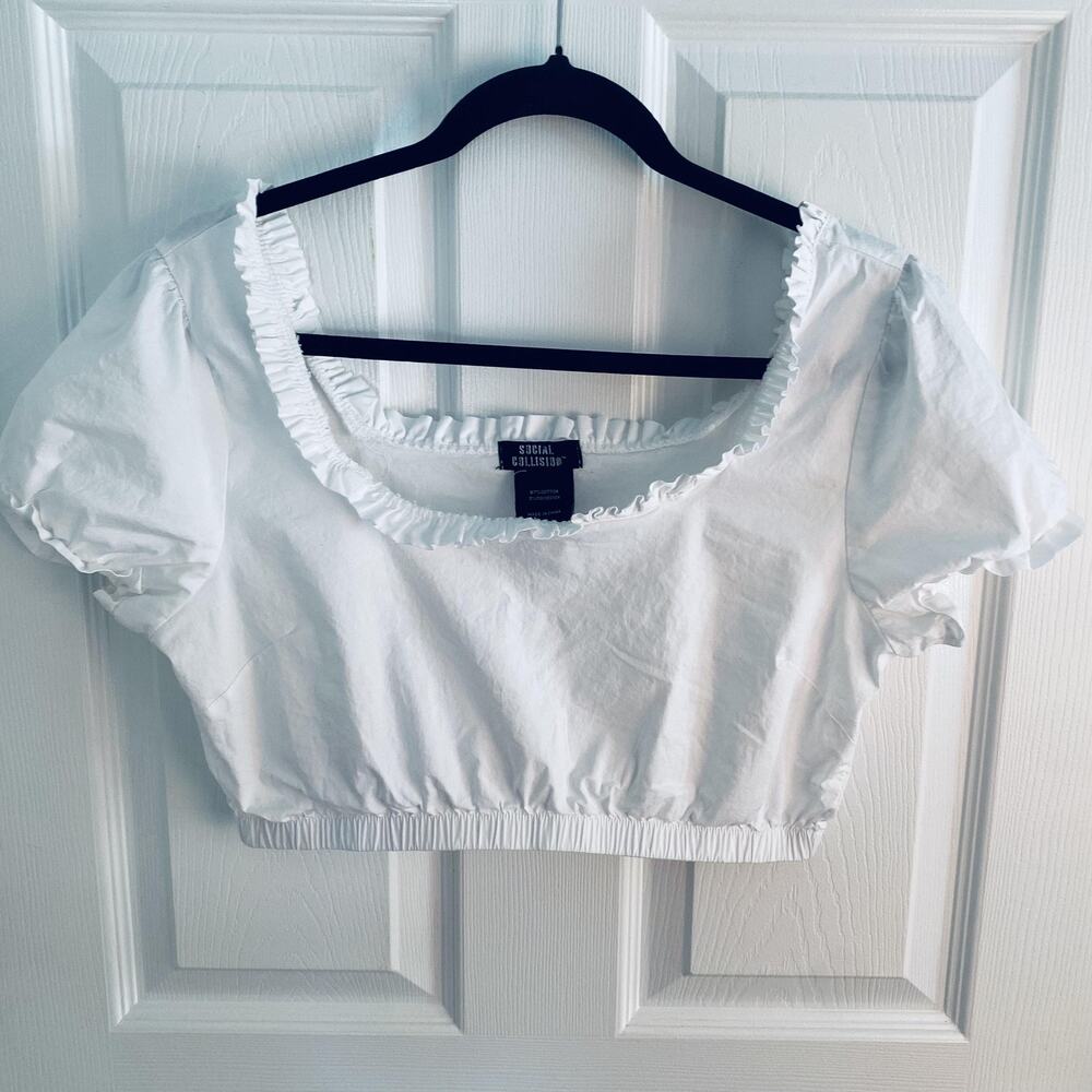Social Collision Shirt Womens Medium White Puff Sleeve Ruffle Crop Top Peasant